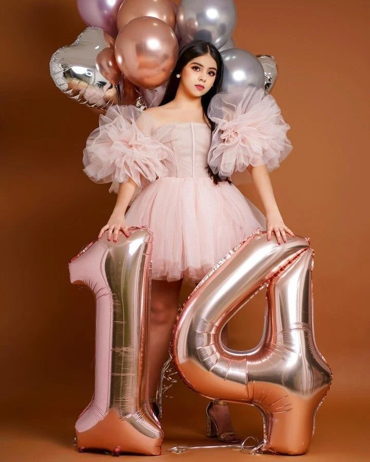 12 Classic 14th Birthday Photoshoot Ideas for Girl