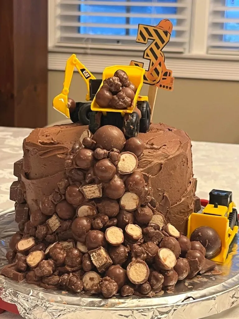 21 Creative Construction Birthday Cakes Ideas
