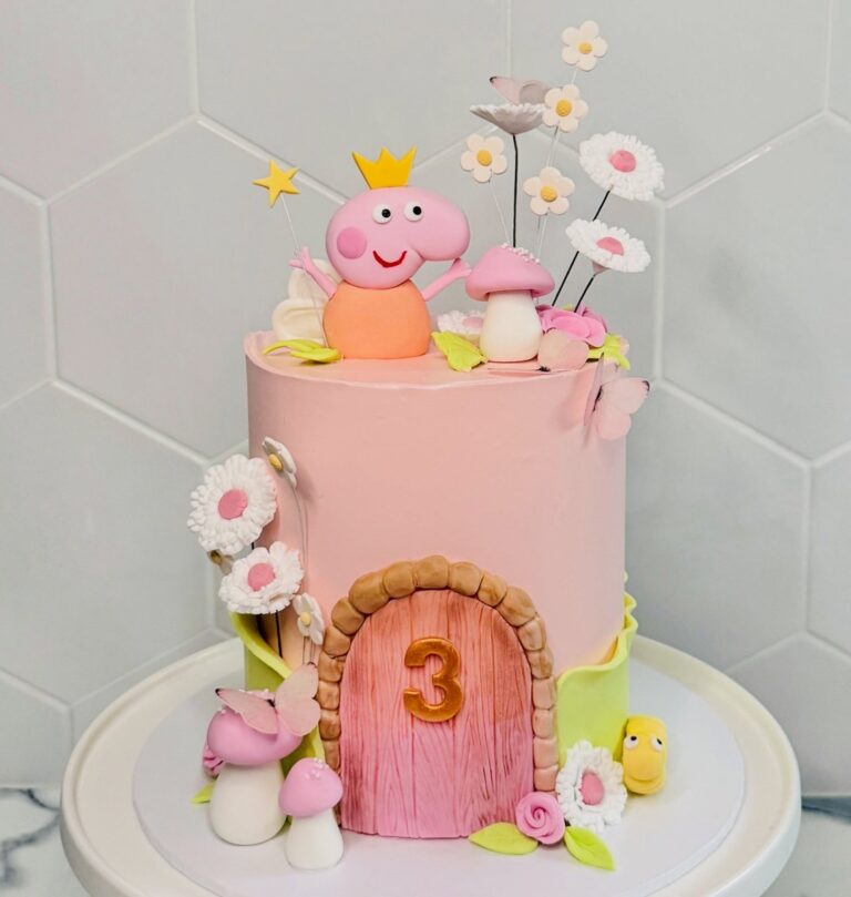 14 Magical Peppa Pig Birthday Party Cake Ideas