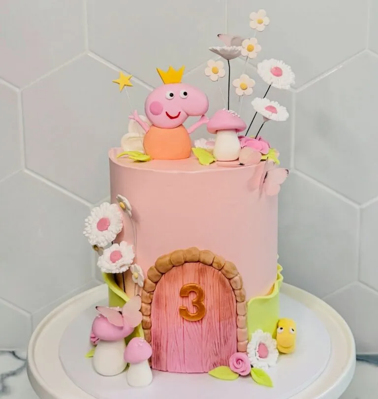 14 Magical Peppa Pig Birthday Party Cake Ideas