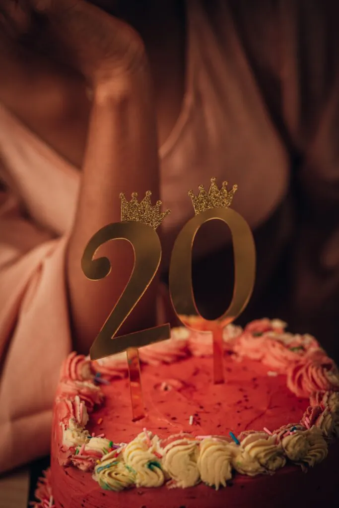 15 Real Birthday Cake Topper Ideas